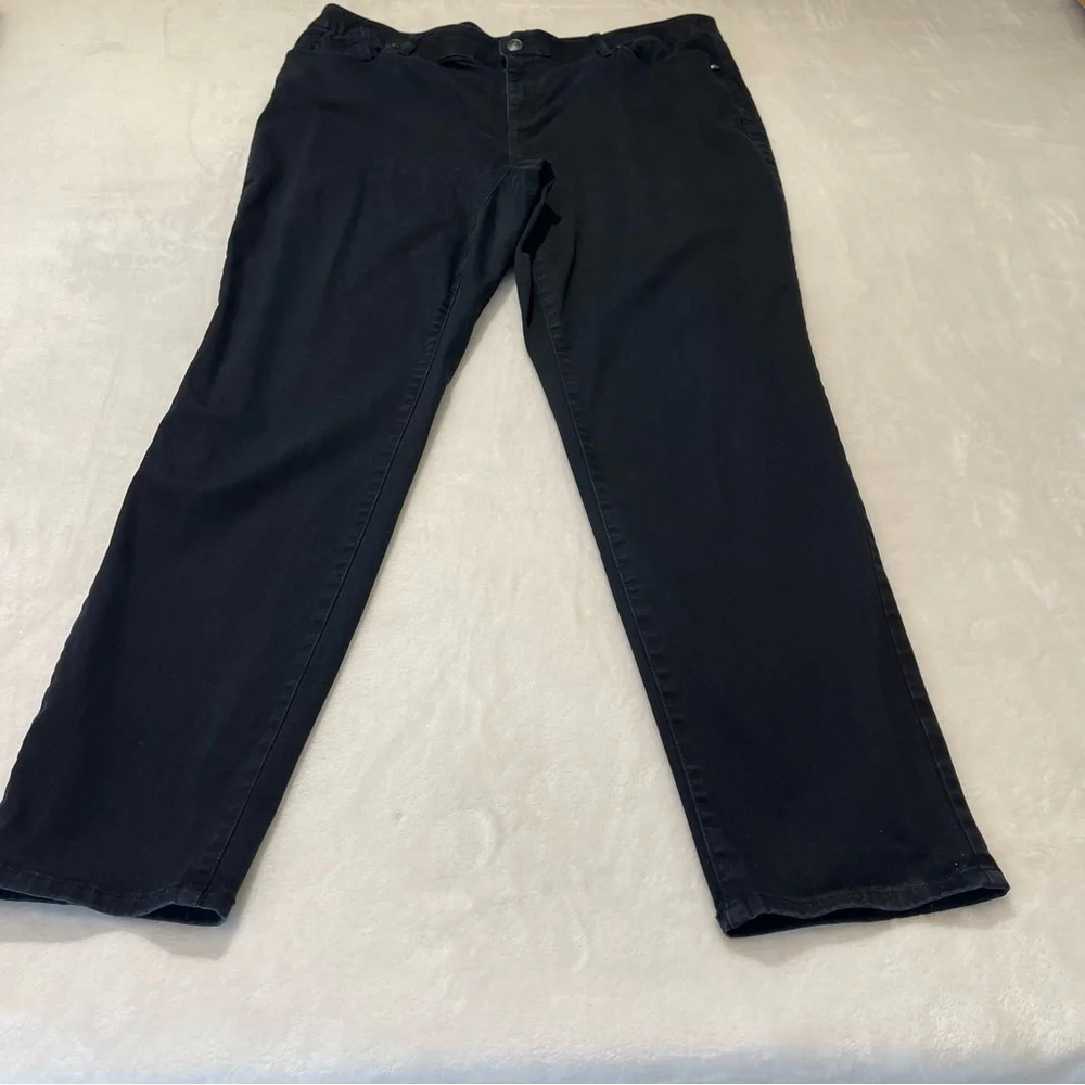 CHICOS WOMENS SIZE 3/16r Classic Black Pants - Picture 1 of 7